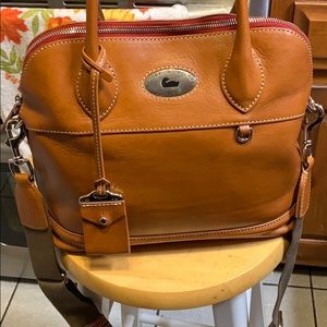 Mint condition, Florentine Leather, domed zip top